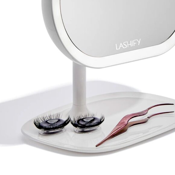 Lashify LED Infinity Mirror - Picture 6 of 6